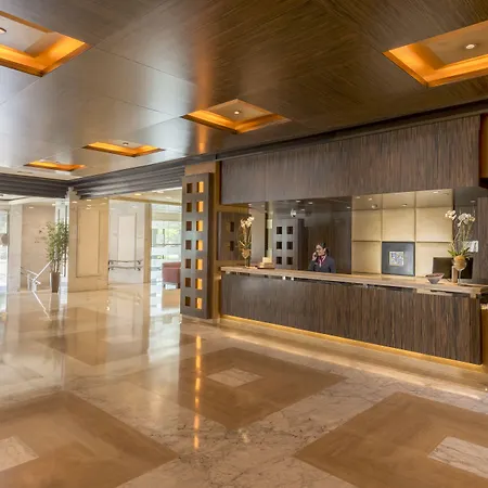 Hotell Center 4*