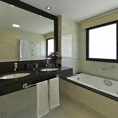 Center Hotell 4*
