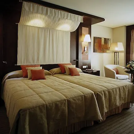 Center Hotel 4*