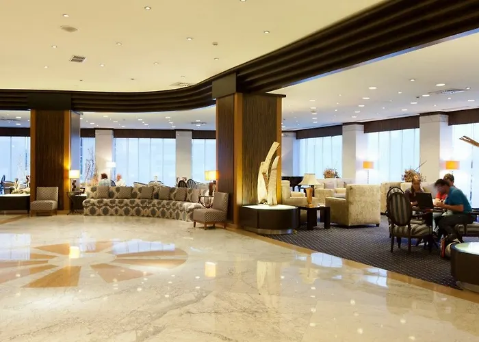 Отель Center 4*