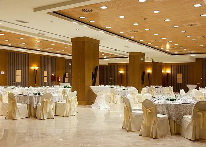 Отель Center 4*